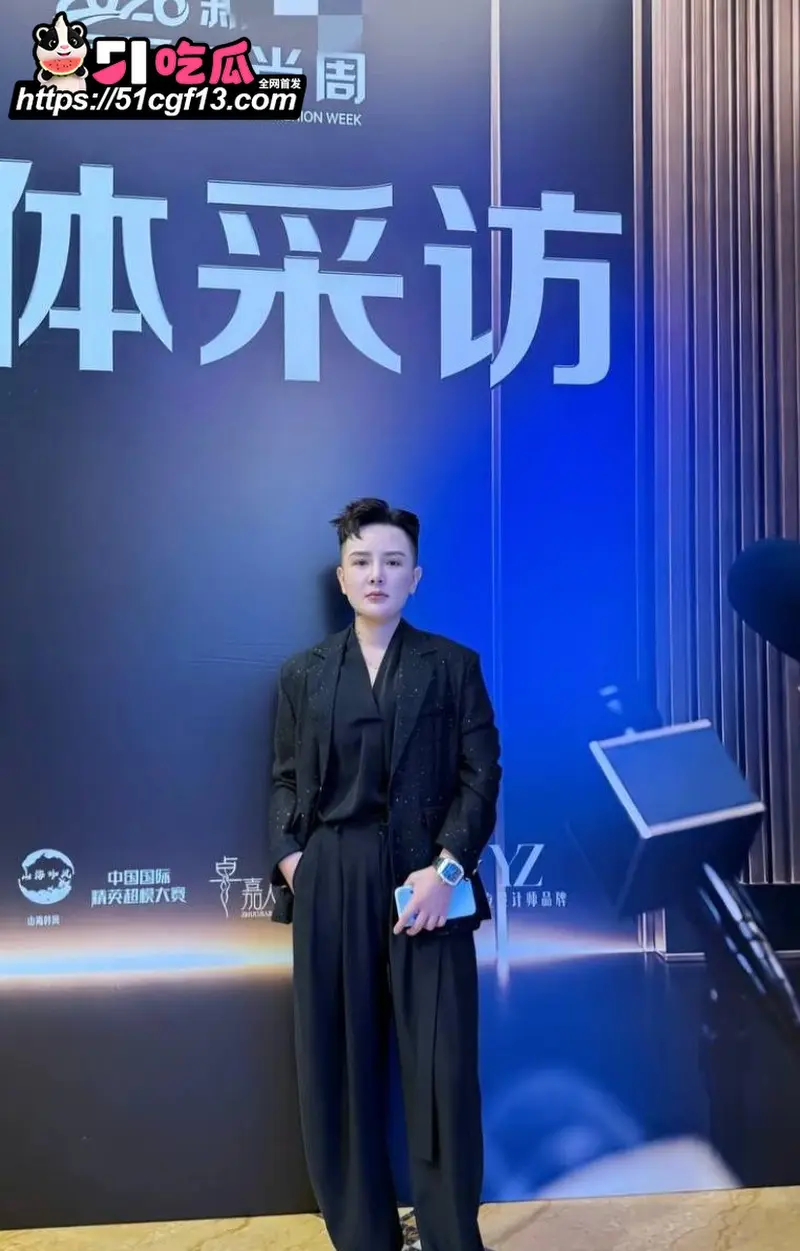 新疆网红拉拉 王小萌 被女友曝多次出轨 与双胞胎玛丽开房视频疯传全网！ 图5