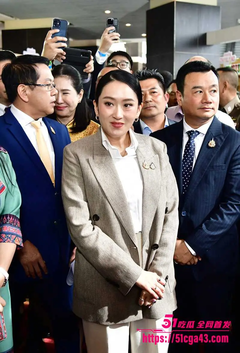 泰国女总理 佩通坦钦那瓦 深陷出轨风波 黑客破解与小鲜肉性爱视频流出 完美露脸尺度劲爆! 图2