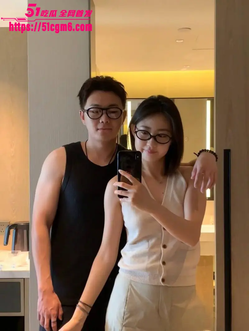 炸裂NTR剧情照进现实 渣男为升职加薪主动献妻 伺候领导客户被轮番内射 满腹野种让绿帽激动不已! 图4