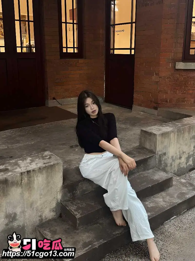 高颜值击剑运动员 小兔 自拍性爱视频 后入狂插嫩穴 全程肆意蹂躏 甜腻呻吟无比销魂！ 图2