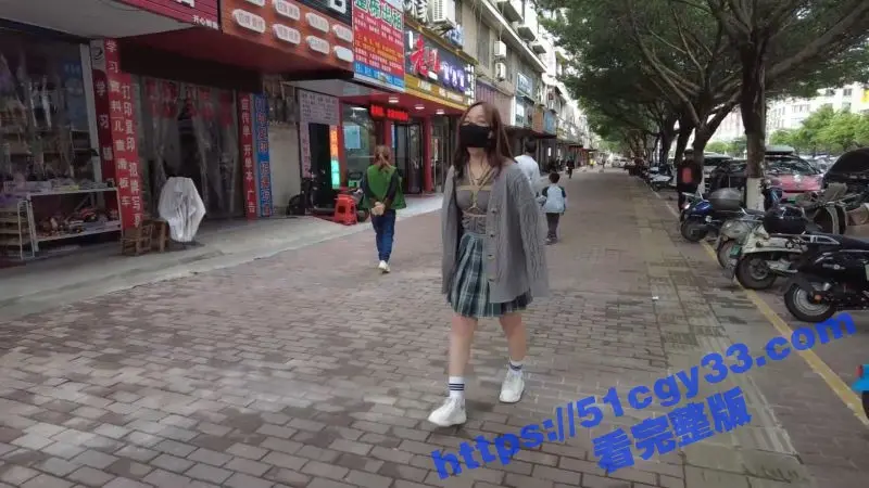 绳艺大师 晓鹿 菜市场激情调教 少女龟甲自缚 户外口塞露出 路人纷纷侧目观看! 图3