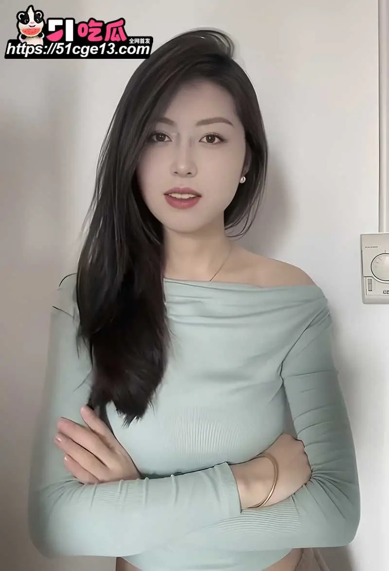 美腿网红 雯wen 性爱私拍 假屌猛插旺盛毛穴 被炮友狠操隔丝抽插 骚逼外翻淫到极致 图1