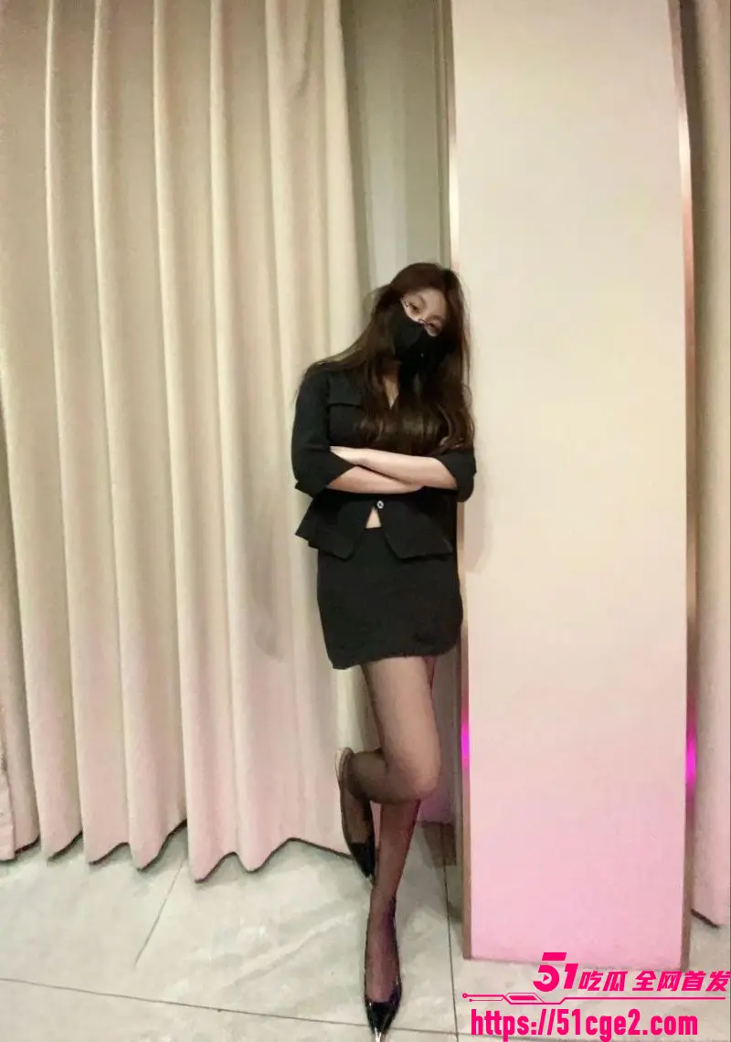 海角乱伦大神粉逼骚老婆 老婆在外被单男内射 居然还把精液夹在骚逼里带回来 图4