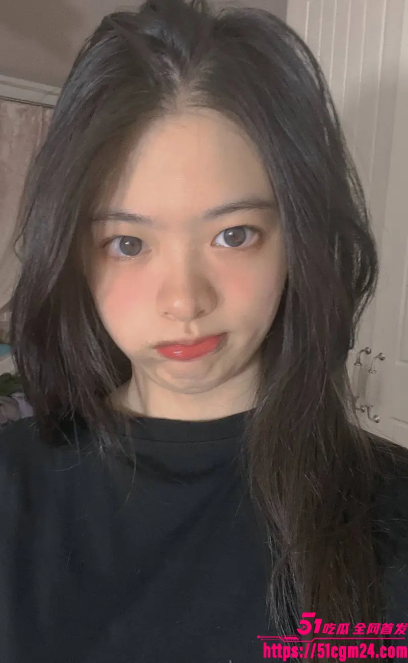云南反差萌妹 赵明溪 性爱视频泄露 红丝卷精锁骨外露 骚穴大屌狂操一炮而止! 图2