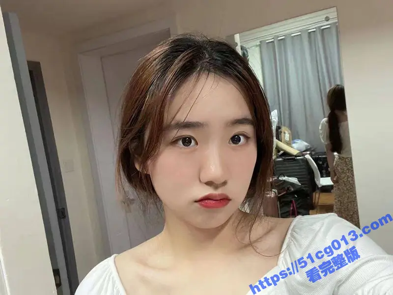 V我50 看看实力!大神约炮极品高中嫩妹 才发现高中生这么好约 领完红包就直接打车去酒店挨操了 图3