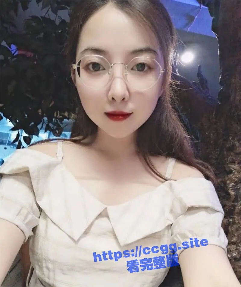 精品泄密-福州时代中学女老师跟光头教导主任偷情,各种不雅视频流出 图1