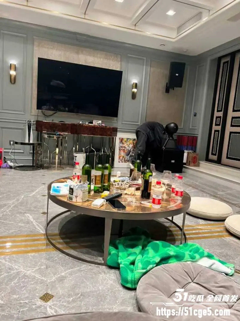 国服嫂子 司晓迪 再曝猛料 鹿晗关晓彤恋爱期间 多次约炮 性爱视频全网独家曝光! 图29