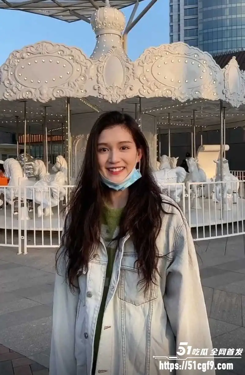 95后男演员 蒋龙 曝出新恋情 女主身份成谜 陈思诚绿帽癖再度引发关注! 图18