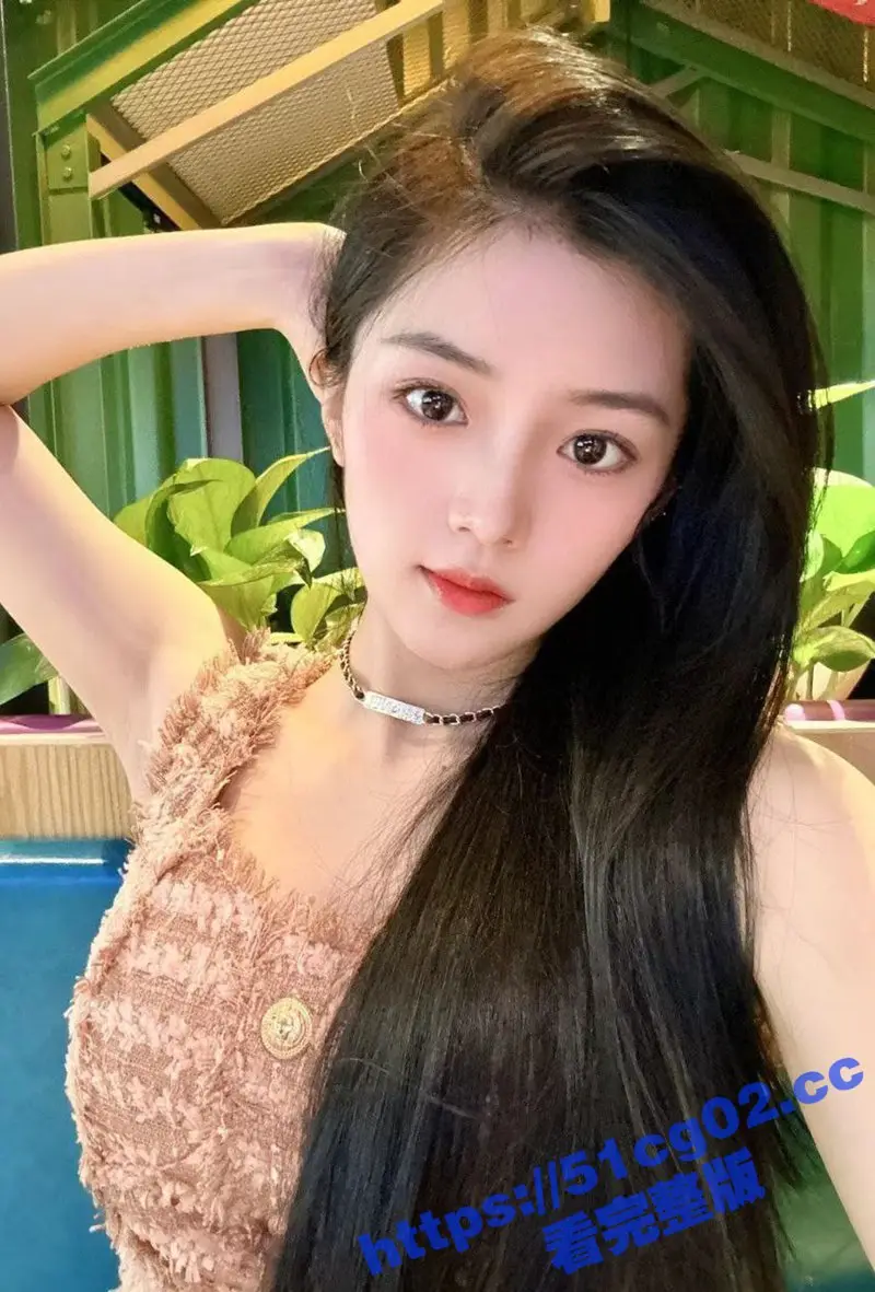 清纯美女甜过初恋 被渣男拿下后炫耀给兄弟们看 自慰抽插超反差 假阳具比她手腕还粗 图2
