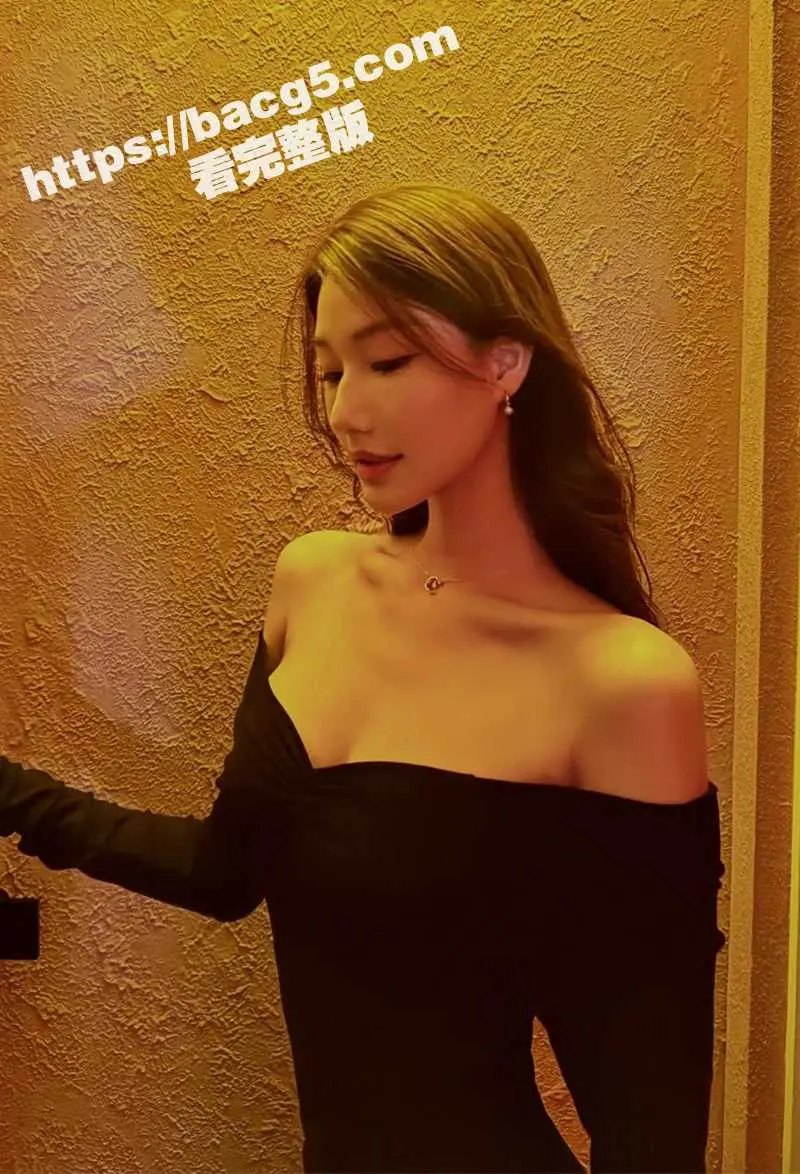 台湾约炮博主 SVET19 第四弹 素人观察员OB古铜色之魅惑 邀请两位素人美女 现场观看直播做爱 图3