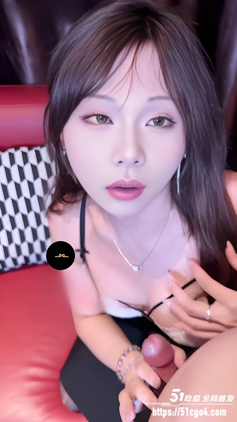 黑丝学姐 小布 龟责榨精 手脚并用夹住鸡巴快速撸动把精液都射进高跟鞋里 图3