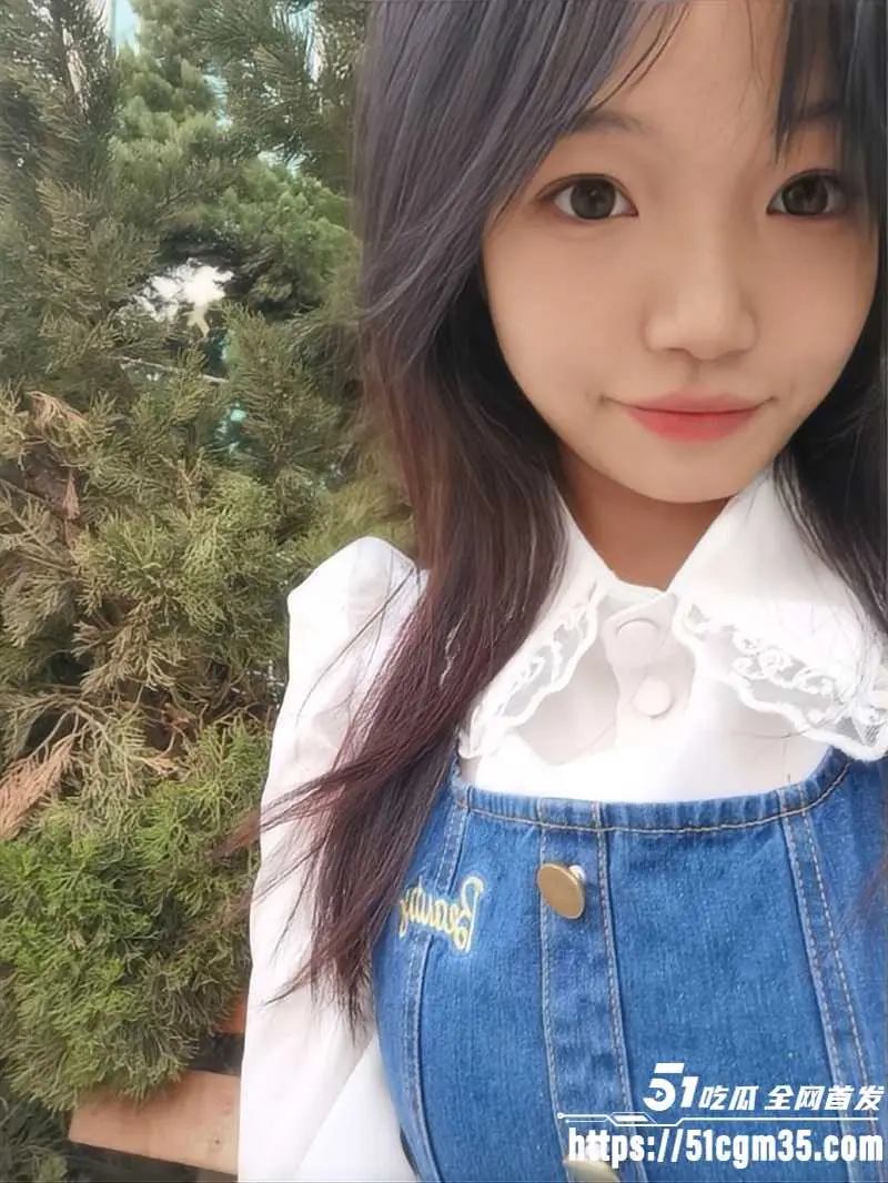 抖音反差拜金女 艺芋圆 不当女神当母狗 玩露出双飞性瘾极强 给钱就让操的饥渴精盆! 图3