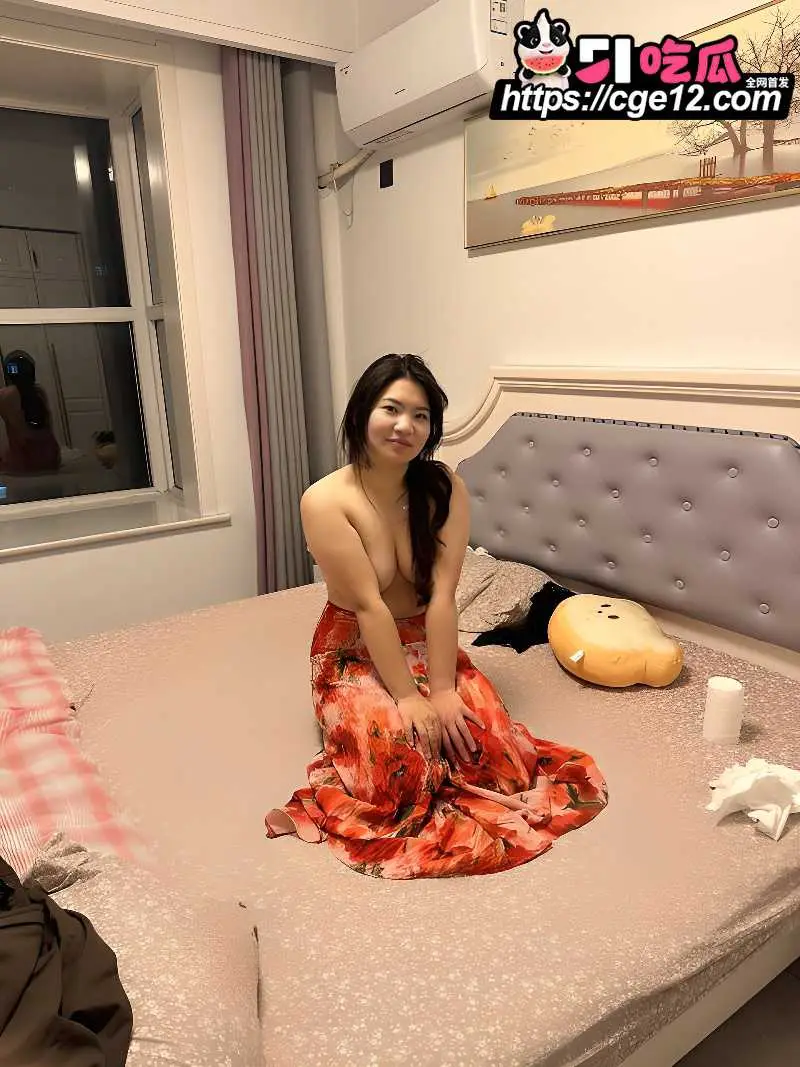 巨乳少妇 性爱私拍 露脸深喉整根含入 狂野打桩浪叫销魂蚀骨 太极品了! 图3