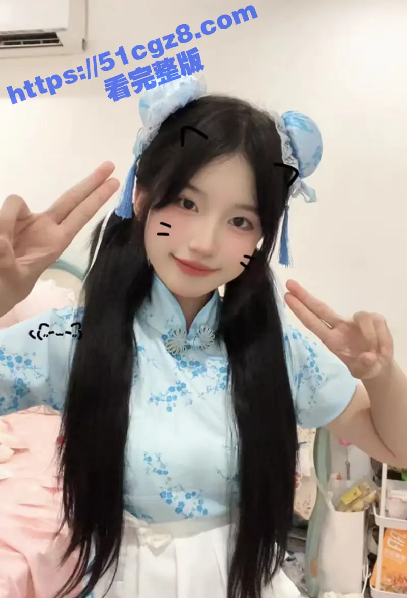 兄妹乱伦实录 极品嫩妹诱惑亲哥求操 戴狗链化身淫骚母狗伺候亲哥大屌 粉嫩蜜穴遭多体位爆操! 图1