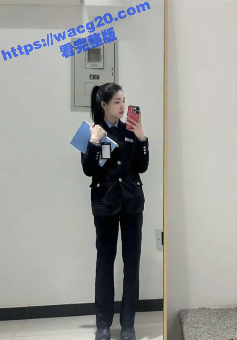 推特派出所淫魔 偷拍女警和大量性爱视频 高冷女警私下也是骚货 穿警服口交后入不堪入目 图6
