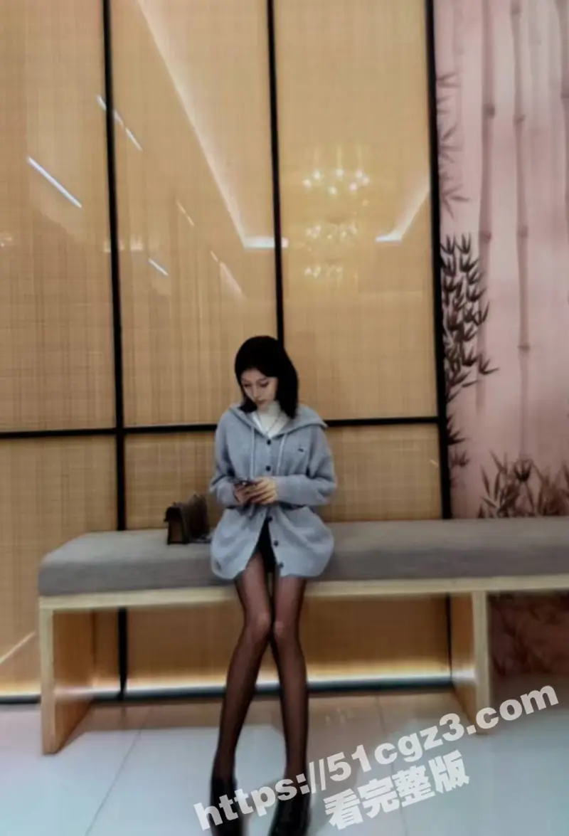 河北石家庄新华区少女 许佳珊 极品美女为捞金下海卖淫 拍露穴视频剃刀刮逼毛勾引男人约炮 图2