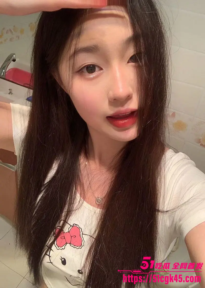重庆175披肩长发美女 小婷 男友无套爆操视频流出 黑丝美腿极品身材 露脸口交一脸淫靡！ 图9