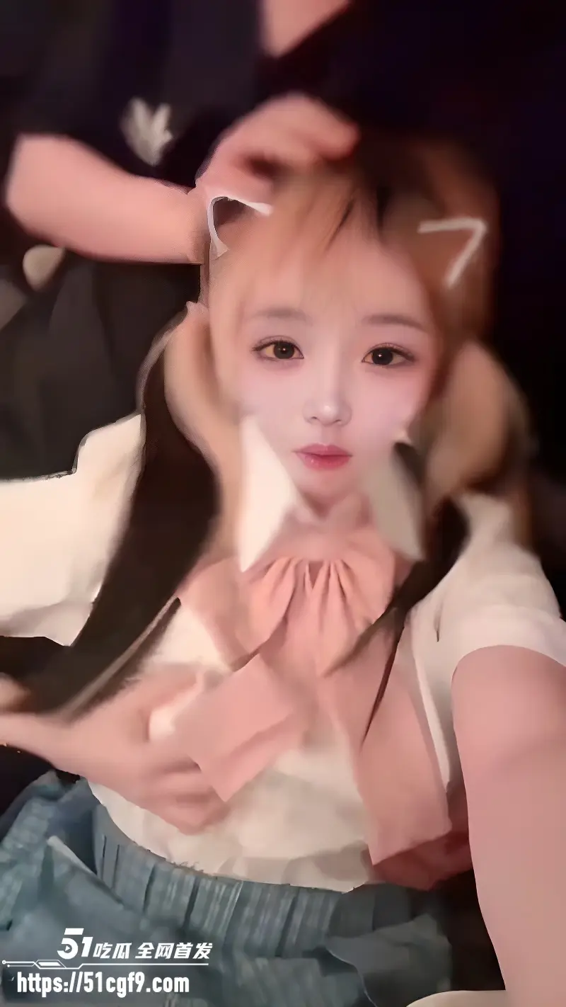 巨乳萝莉 小潼宝 金主定制性爱vlog 极品萌妹校服Cos 白虎嫩穴被后入狂操 图1