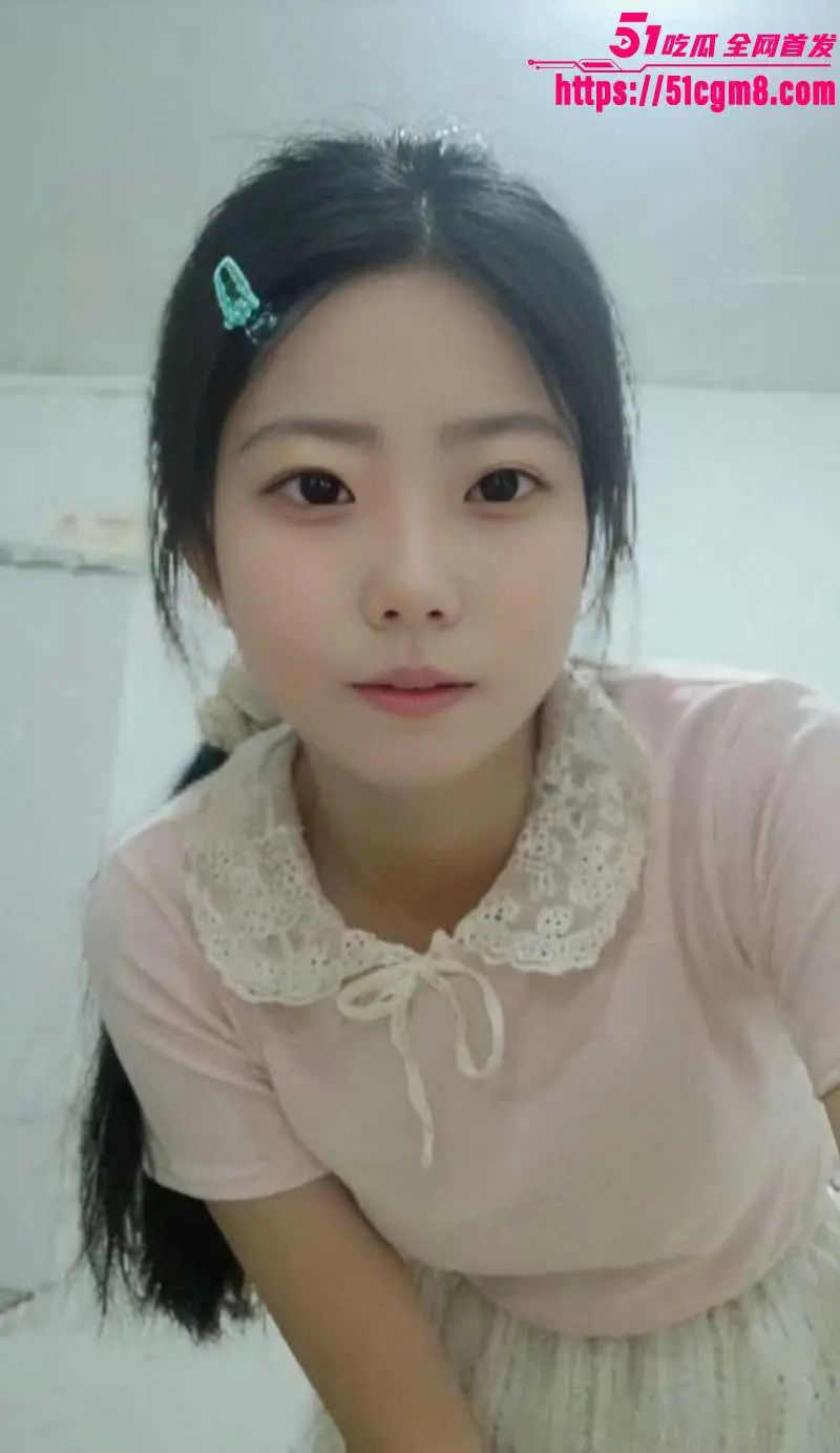 江西18岁学妹 王紫瑶 裸贷视频曝光 为3000块钱出卖肉身 鲜嫩雪肤十分青涩 娃娃脸蛋扭曲成羞耻痴态! 图2