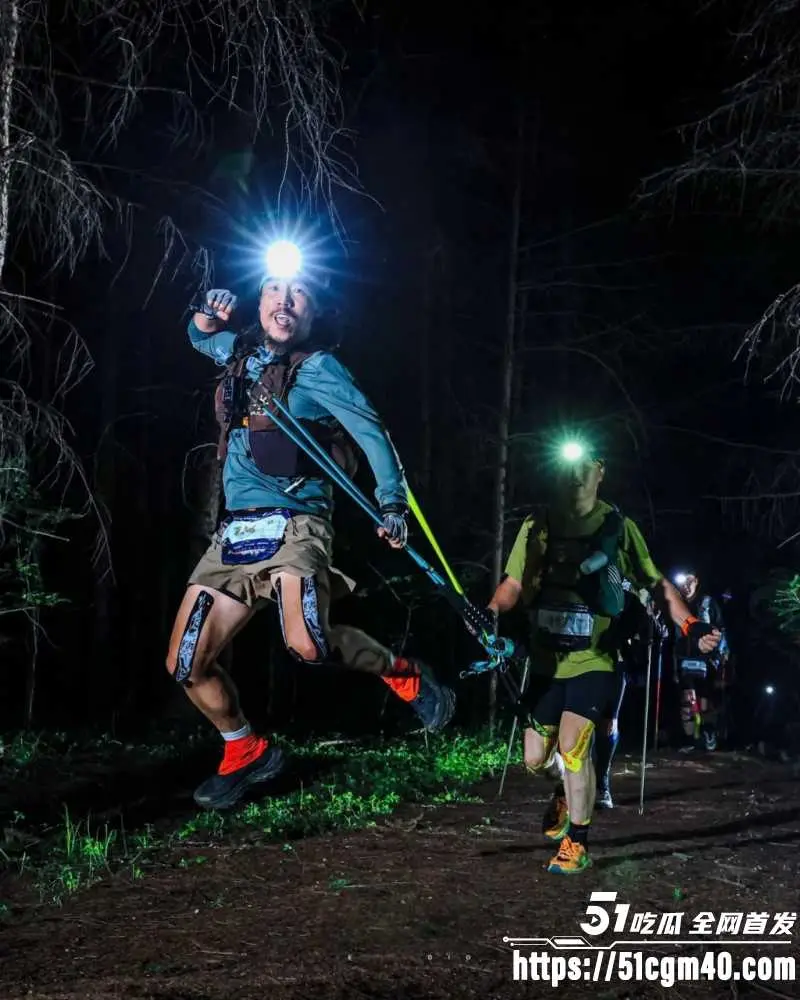 辽宁本溪关门山 100KM越野跑突发暂停 大哥跑一半突然被喊停 下山时生无可恋 图8