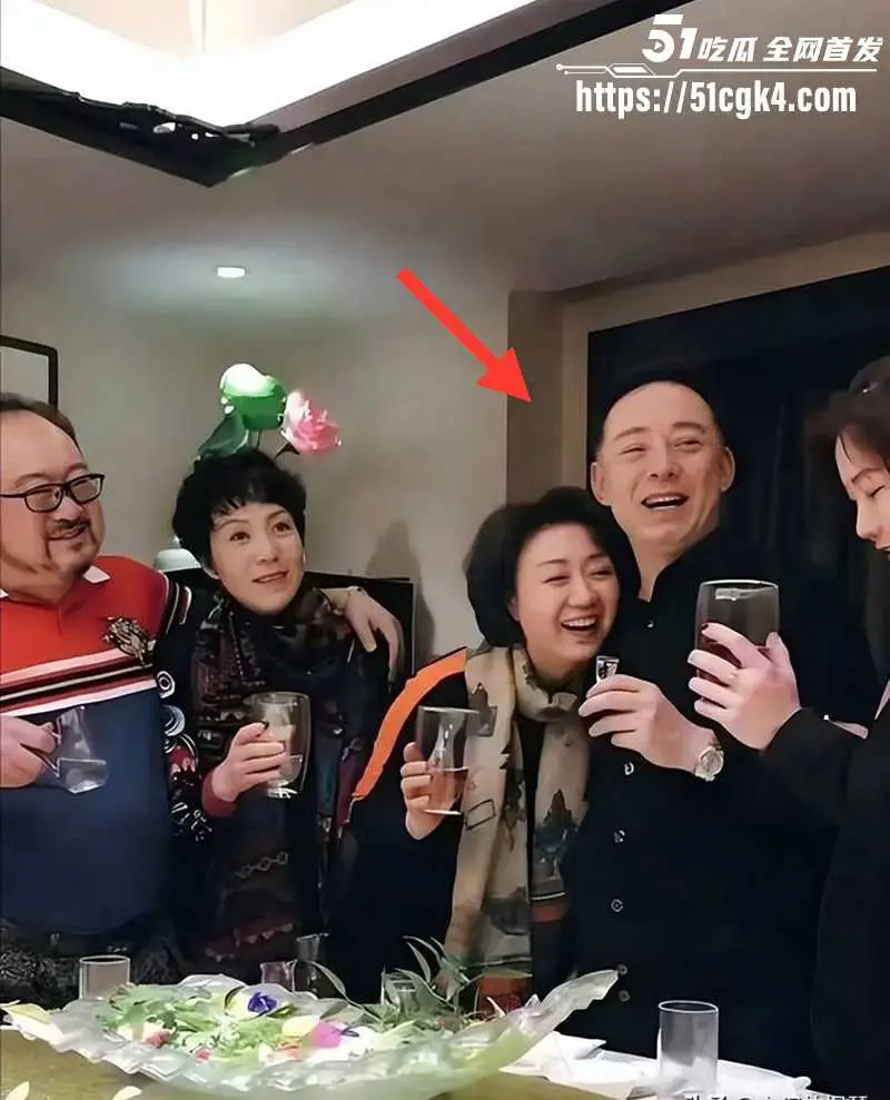京剧第一美人 李胜素 被粉丝群曝光搞破鞋 与搭档于魁智暗生情愫 做爱视频火爆流出 相关话题现被全网封禁！ 图20