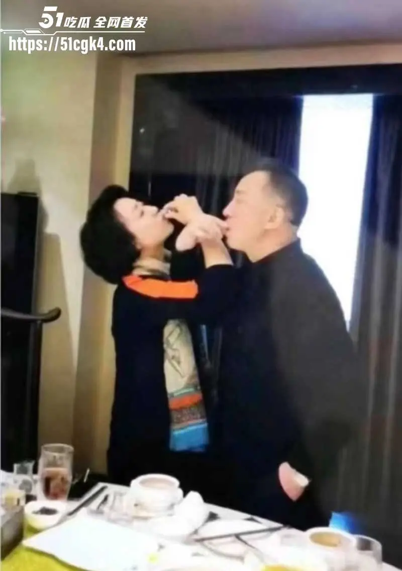 京剧第一美人 李胜素 被粉丝群曝光搞破鞋 与搭档于魁智暗生情愫 做爱视频火爆流出 相关话题现被全网封禁！ 图17