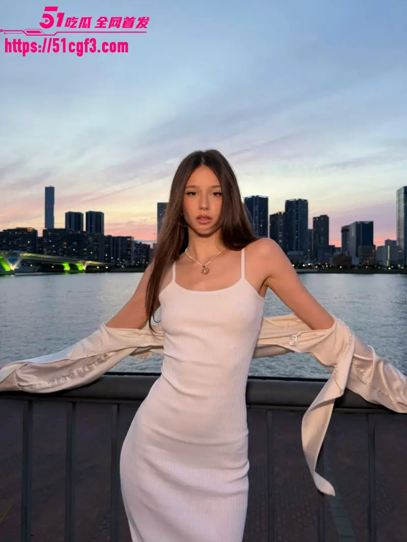 日本球星 中村敬斗 意大利女友 samanthafrison 真实身份竟是网黄 粉丝狂喊心疼求分手! 图8