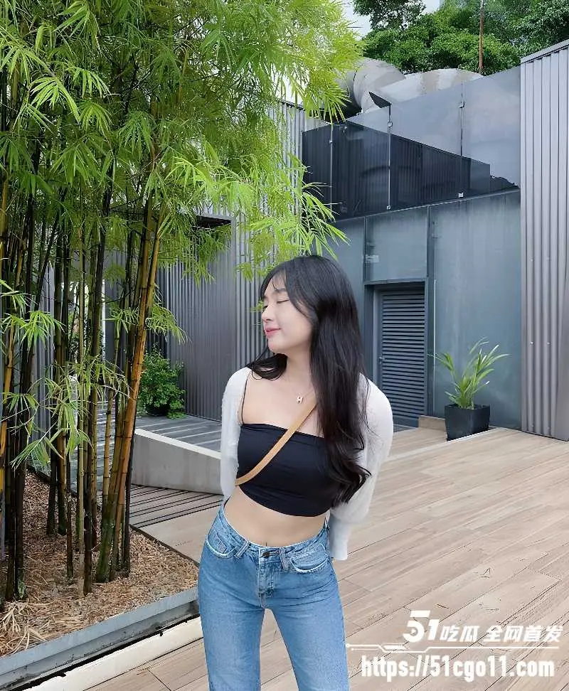 高颜值学生妹 颖恩 私拍泄露 露脸口交主动深喉吞吐巨屌 无套后入操到浪叫连连! 图3