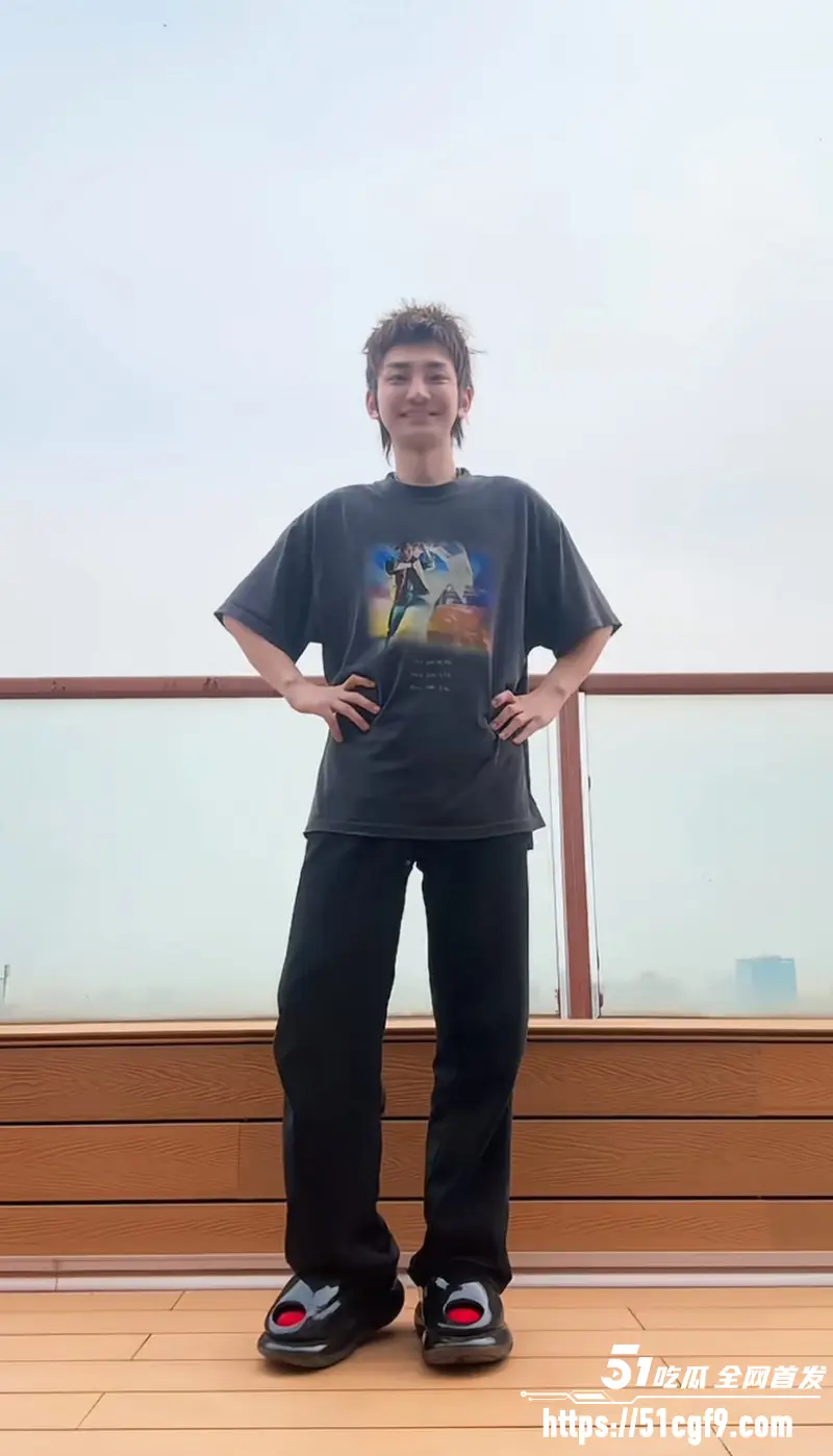 95后男演员 蒋龙 曝出新恋情 女主身份成谜 陈思诚绿帽癖再度引发关注! 图6