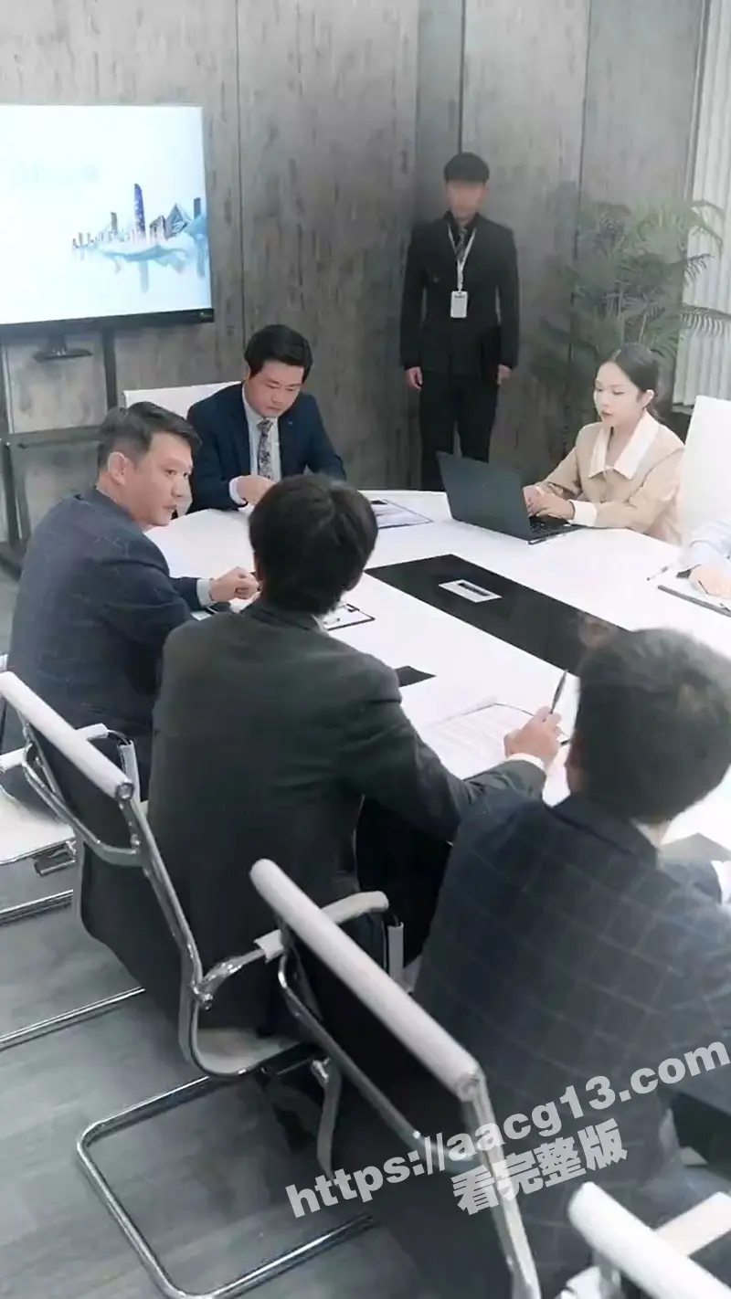 每日短剧 《摸鱼达人操作惊呆白富美》秦寻凭借高超的摸鱼技巧 更令白富美夏宁刮目相看 展开一系列的故事。 图1