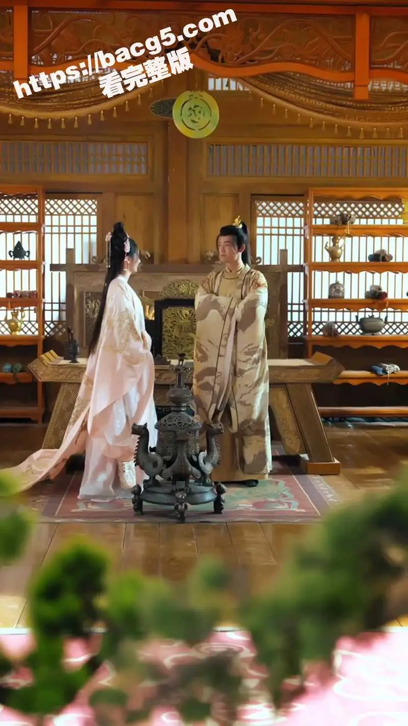 每日短剧《一力破乾坤》现代小伙穿越成古代昏君 看他如何逆天改命玩转朝堂！ 图3
