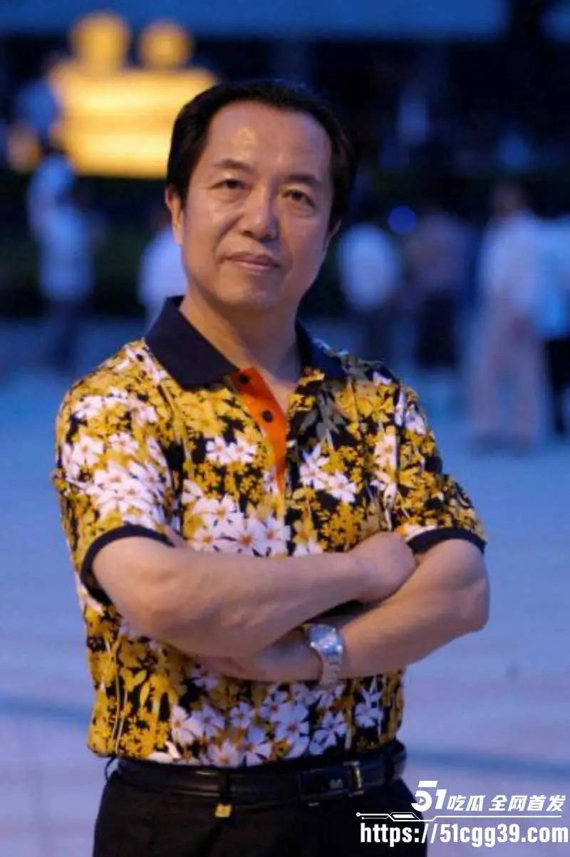 知名歌手 黄子弘凡 父亲黄金中被学生爆料诈骗 工作室辟谣惨遭回怼 怒发8条微博实锤 完整版录音流出! 图11
