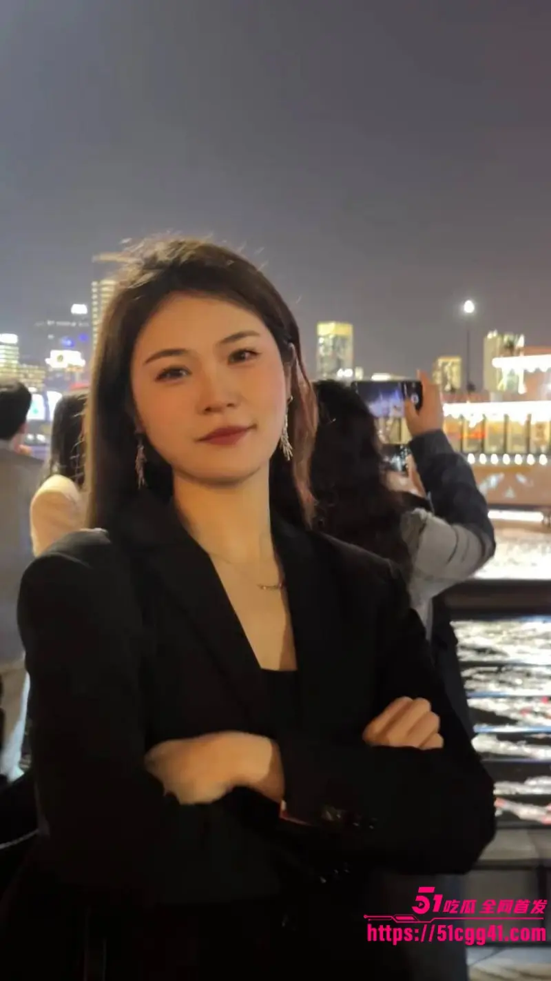 山东济宁嘉祥县 宋真真 线上售卖丝袜 线下出卖酮体 口交后入各种蹂躏高潮浪叫不停！ 图3