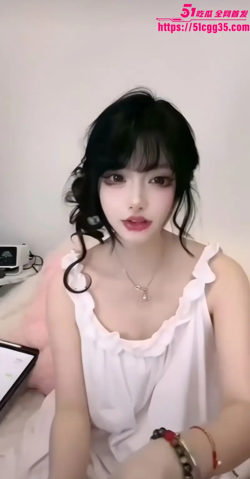 抖音网红闪现露点合集 多位美女为博流量极限擦边 春光乍现极具视觉冲击! 图1