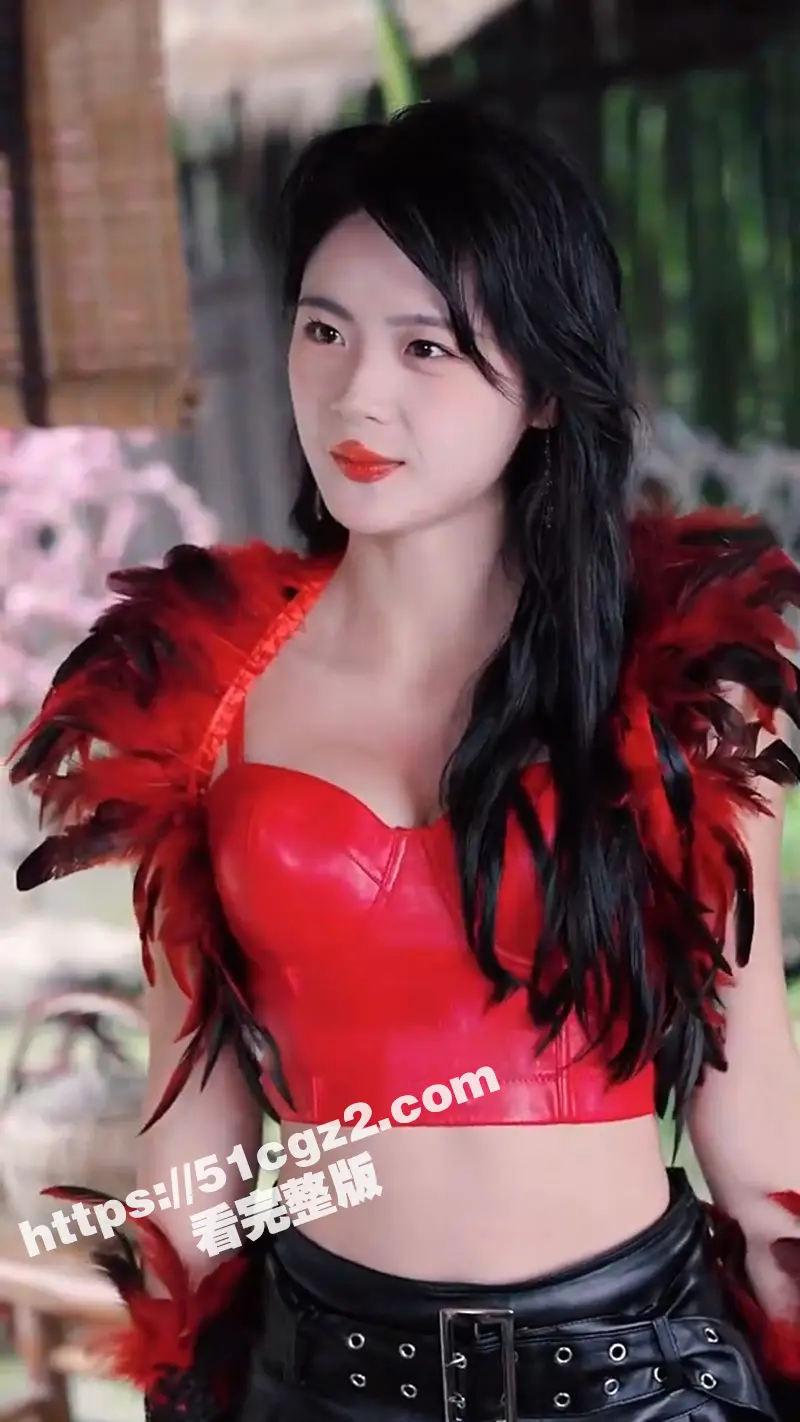 修仙短剧《隐世魔尊女帝带娃上门求负责》仙界女帝身中合欢淫毒坠落凡间 落入了他的房间那夜翻云覆雨 图3