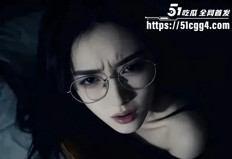 抖音爆火图 酷狗张嘴女孩 仅一个表情就让无数网友为之疯狂 眼镜御姐高潮快感中展示淫靡骚脸! 图11