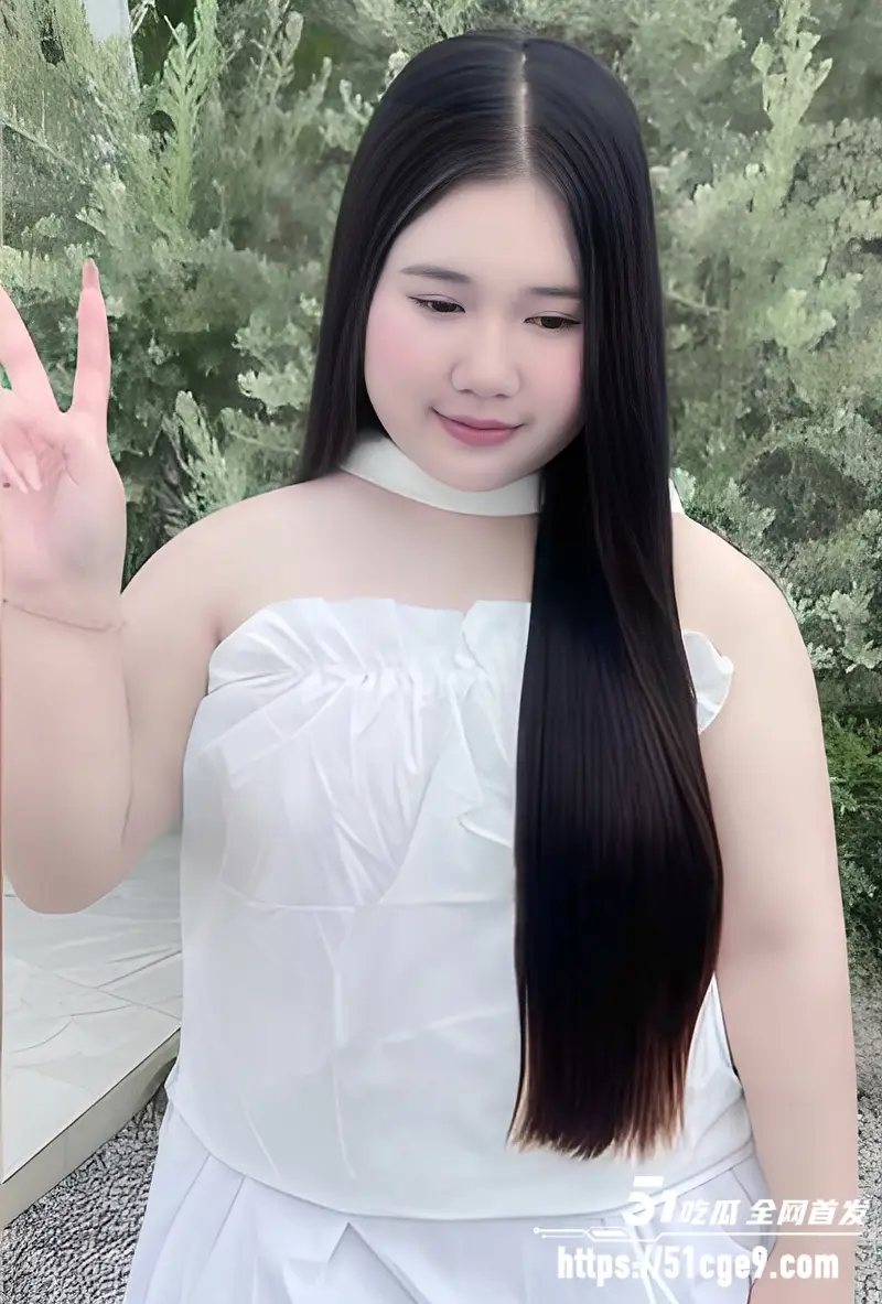 海角乱伦大神 蹂躏坦克妹妹 巨乳夹屌吞吐发骚 白虎蜜穴爆操泄欲 图1