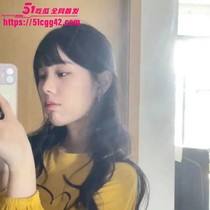 南大清纯校花的秘密反差 清纯女神黑夜变身嗜精骚母狗 炮机后入式洗礼爽到失神! 图1