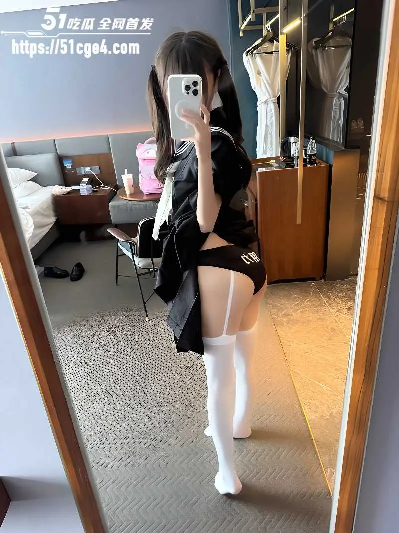 推特少萝 萌混过关 金主定制福利 芊指轻挖湿润美鲍 动听呻吟酥麻入骨！ 图1