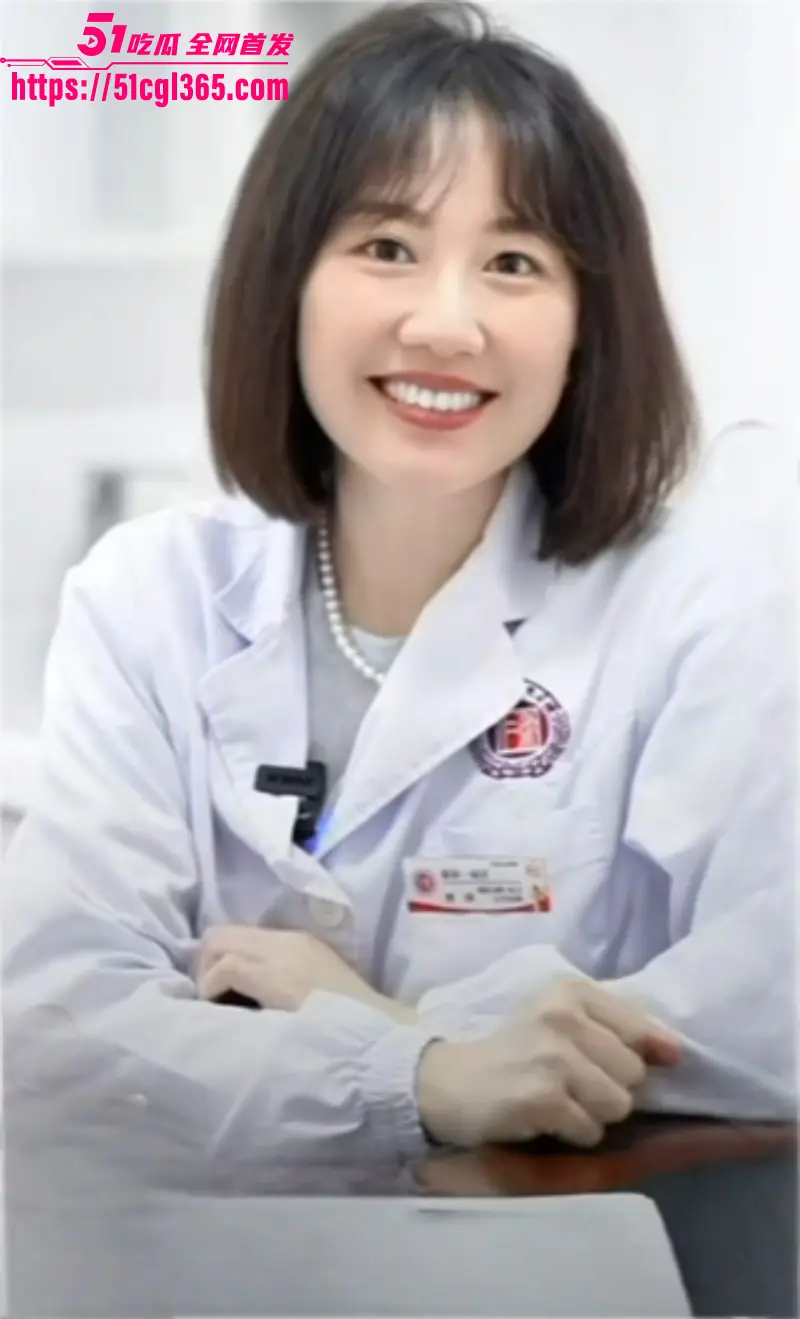 湖南省人民医院副院长 祖雄兵 与眼科主任 曾琦 婚内双双出轨 大搞权色交易 家中偷欢视频被曝光! 图9
