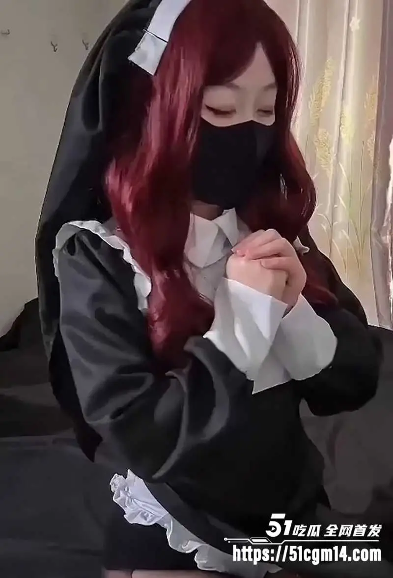 足控福利姬 月野兔 化身圣洁修女 祈祷肉棒降临 足交跪舔终得愿 后入骑乘榨干上帝浓精！ 图1