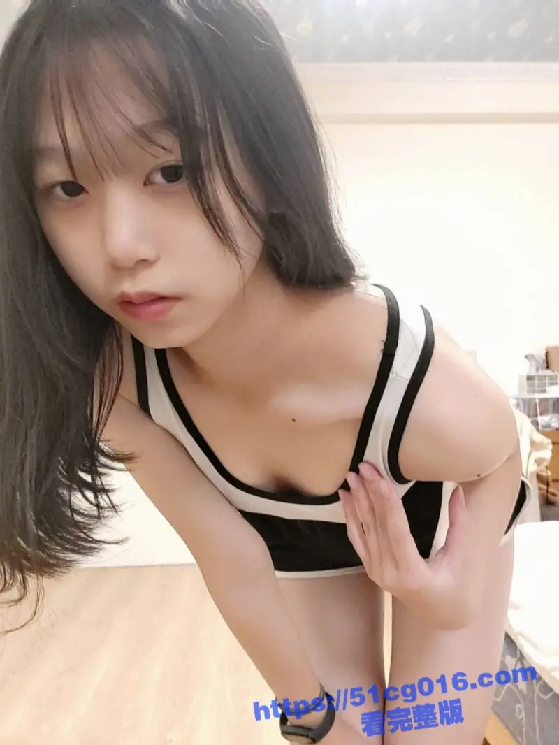 今日换口味!来个高颜值反差台妹 奶子十分坚挺 腰也够细 大尺度露脸私拍 图3