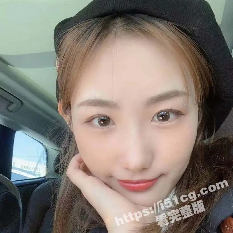 相亲遇到前女友的同事 没想到也是个骚货 趁机安慰她把她拿下 还挺享受这种刺激的感觉呢! 图1