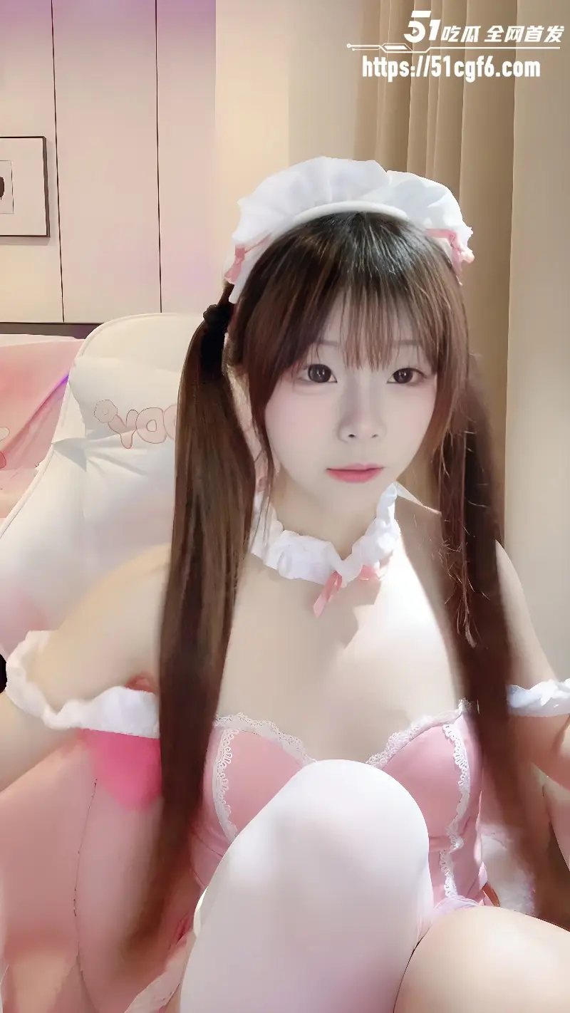 女主播 呆呆萝 直播录屏流出 身着情趣制服乳夹跳蛋刺激 高潮呻吟阿嘿颜展示 图3