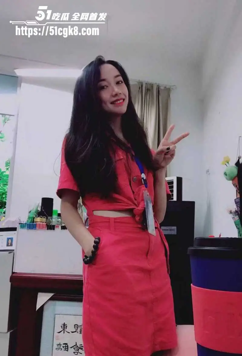 重庆沙坪坝区女干部 徐艳霞 惊爆不雅视频!尺度堪比AV!被领导无套狂干 露脸玩颜射吞精 被曝舔功了得 睡遍官场! 图5