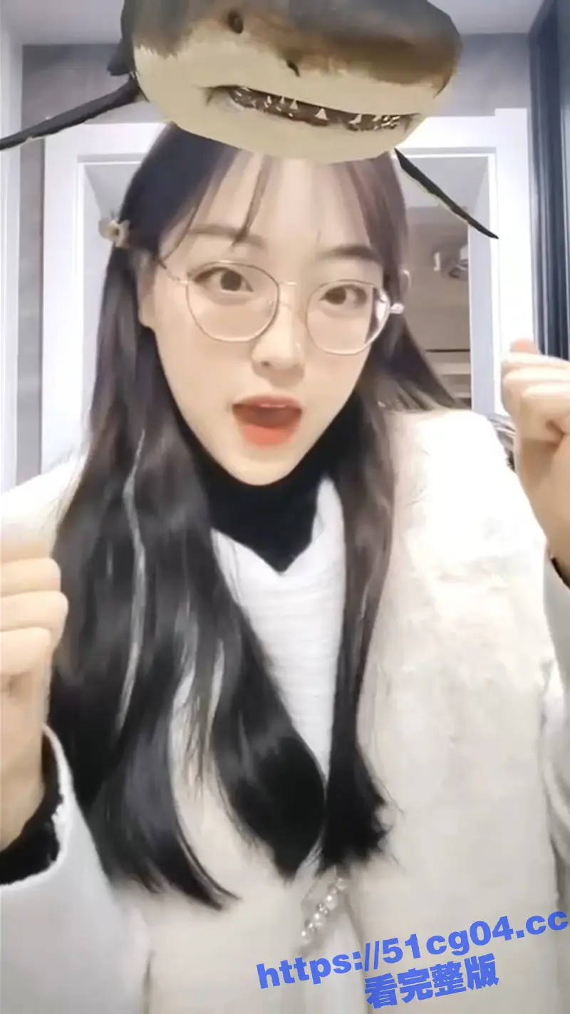 福建医科大护理专业谢芝灵 超喜欢被羞辱的眼镜母狗 宿舍大胆自慰 拍裸照给网友看勾引约炮 图3