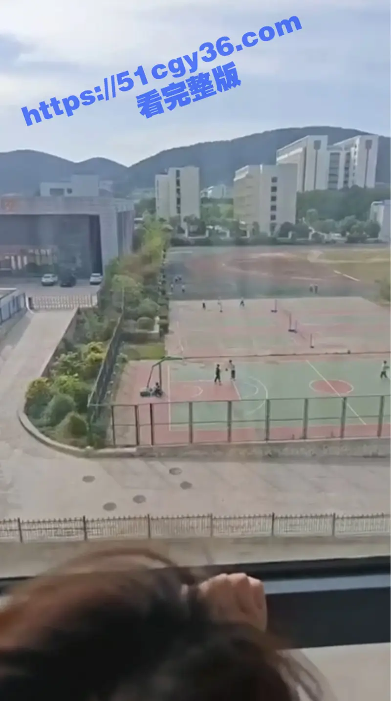 徐州生物医学工程学院 短发少女全裸在教室窗前被男友后入 视频流出全校疯传！ 图3
