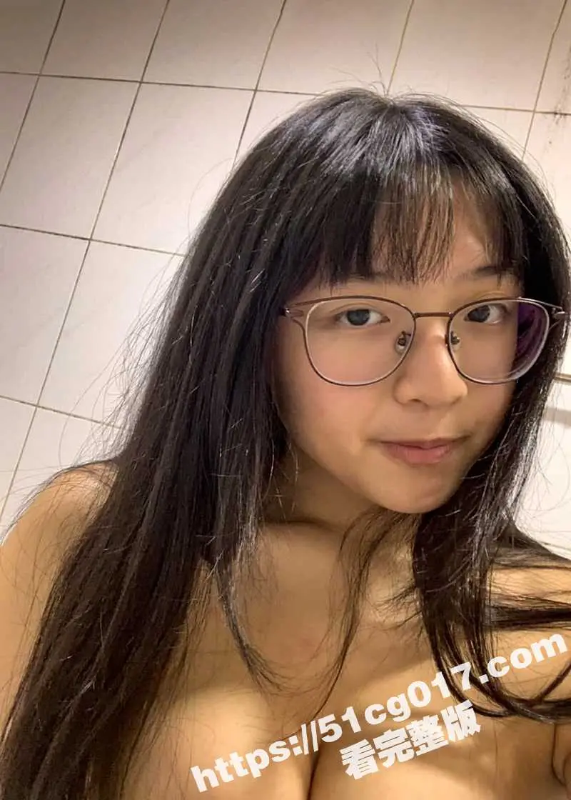台湾大学大一小学妹 结交新男友自拍 全裸露脸M腿自慰特写 粉嫩鲍鱼清晰可见! 图7