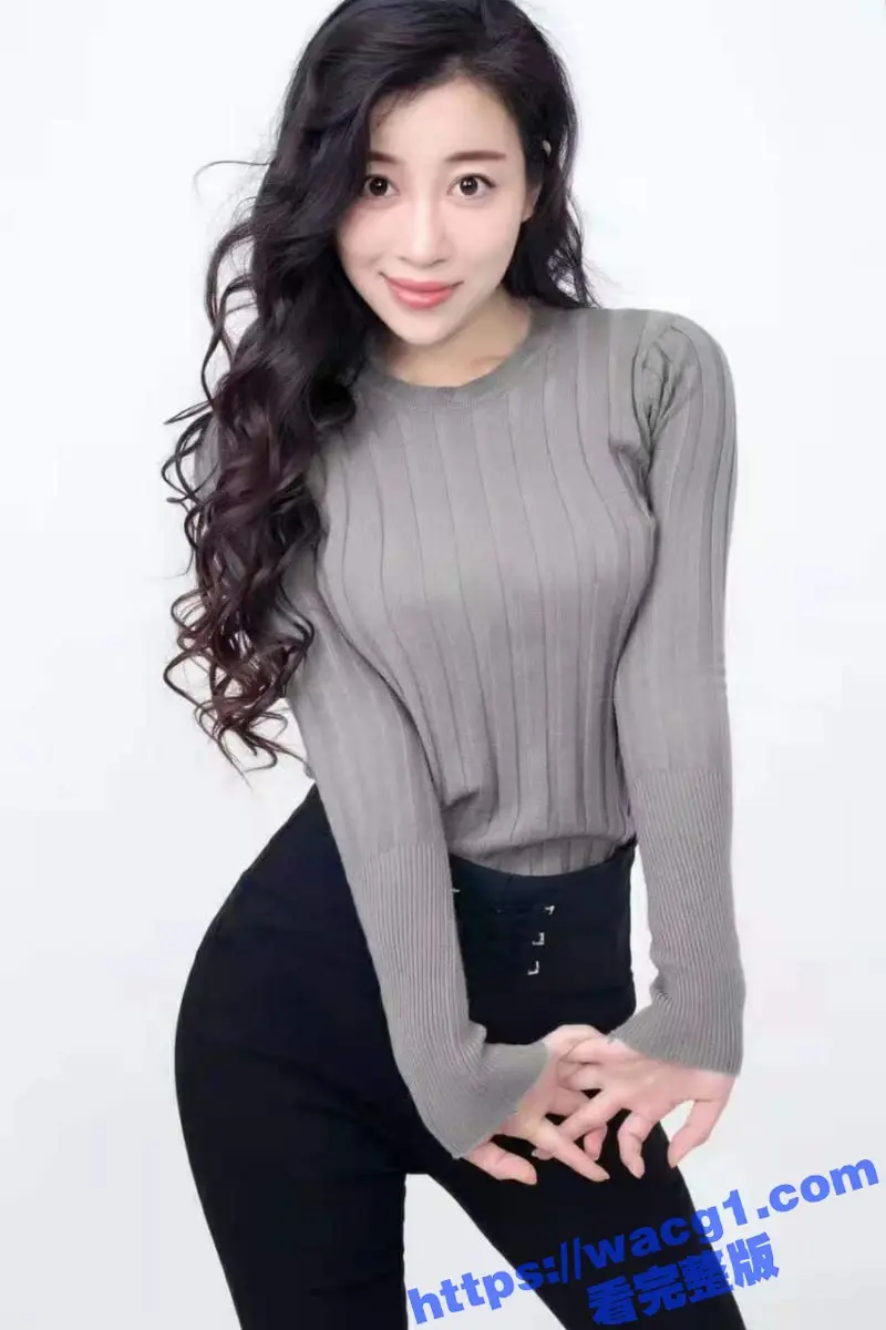 演员张译丹不雅视频流出 得罪导演被穿小鞋 无奈只好晚上到导演房间 化身母狗跪舔导演肉棒赔罪！ 图1