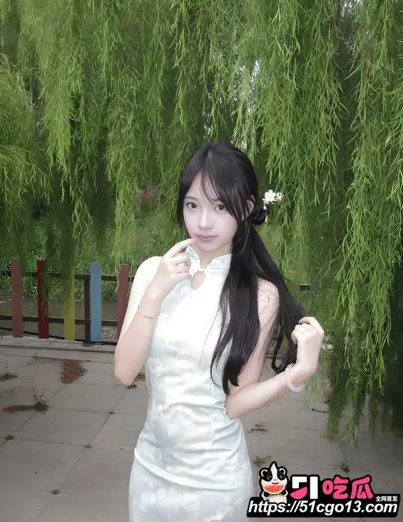 高颜值网红 子萱 性爱自拍 深喉口交揉搓巨乳泄欲 撅臀后入浪叫淫靡不堪 图4